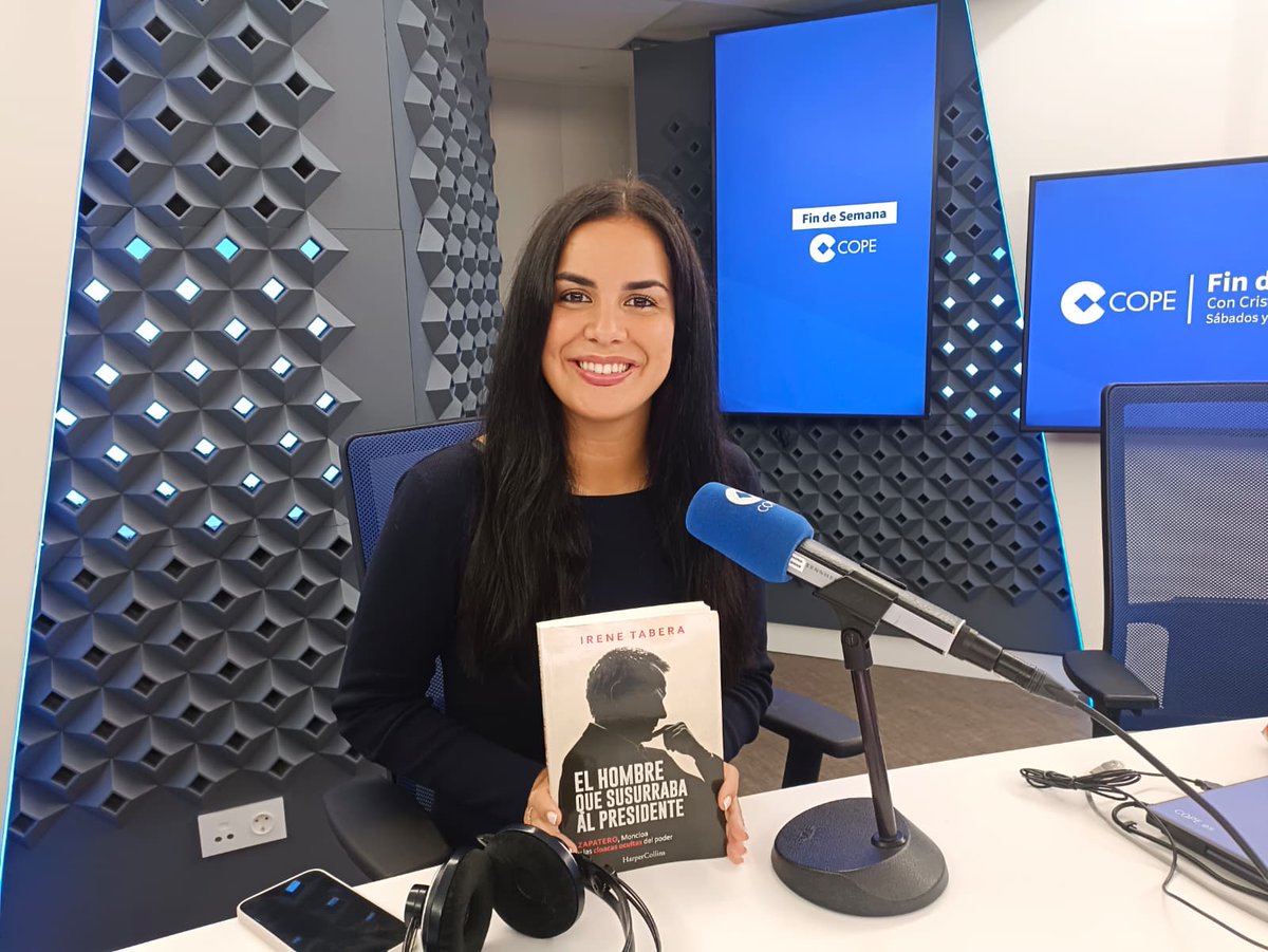 findesemanacope's tweet photo. 📻 Nos acompaña en el estudio a Irene Tabero, @irenetabera, periodista de investigación, que viene con su libro sobre Zapatero. 

🥰¡GRACIAS por acompañarnos! https://t.co/7dVRHF6lJt