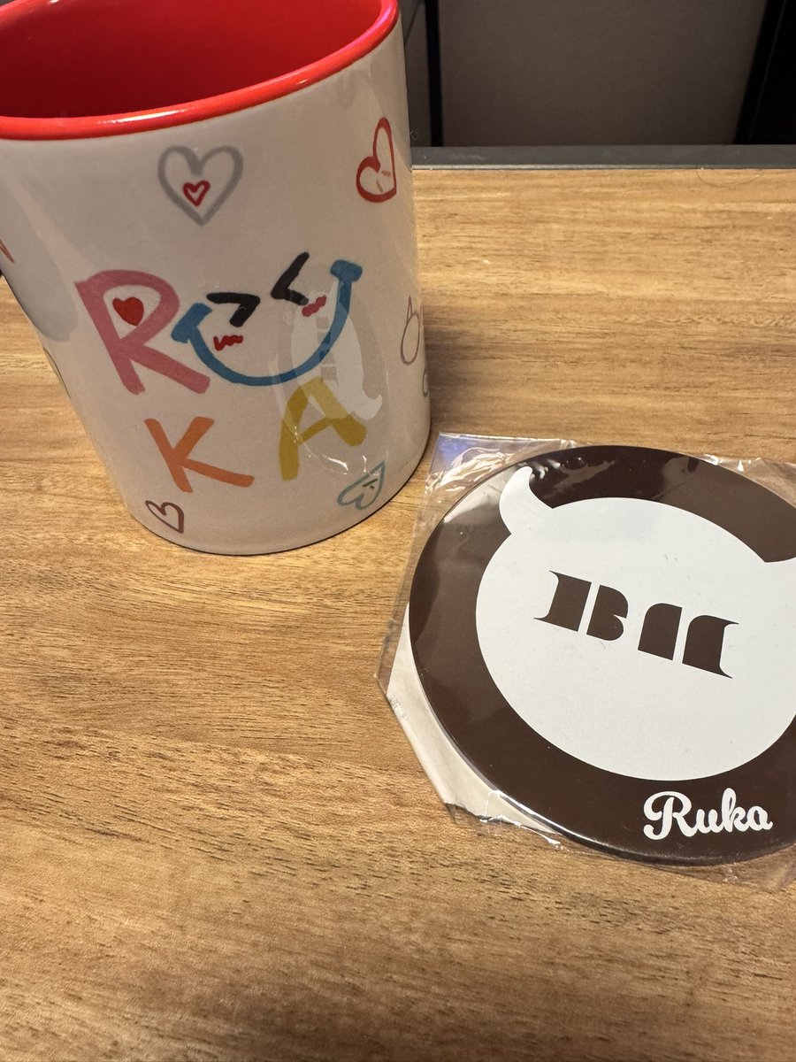 kevin320R's tweet photo. 動画見て思ったけど撮影中にあったマグカップが今手元にあるって思っていいんかな🙄 https://t.co/WRvBMDyfoi