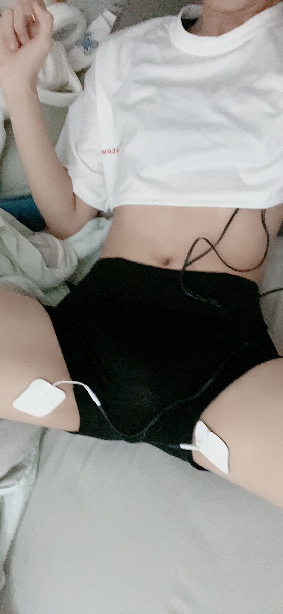 Ryoshu416's tweet photo. 电��了，乳头变得超敏感
#男娘 #郊狼 #电击 #乳头开发 https://t.co/iREOdQgKD5