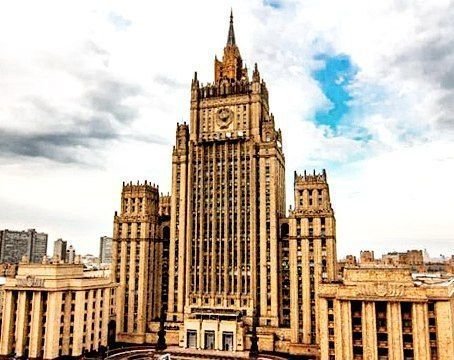 rusembassynl's tweet photo. 🇷🇺 MFA: foreign diplomats and Kiev residents should leave the city. Systematic and sustained strikes against military targets will continue. Responsibility for any adverse consequences lies with those who choose to disregard this warning.
Read more: https://t.co/MGJjuwkRBv https://t.co/kPdwVWhBFN