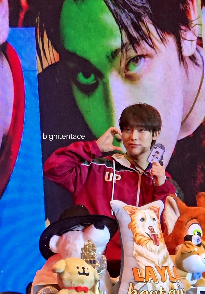 bighitentace's tweet photo. jungwon and sunoo wearing UP jackets 😭 

pocketz isko 🥹 

#JUNGWON #SUNOO #ENHYPEN https://t.co/wmMtD1v1Fs