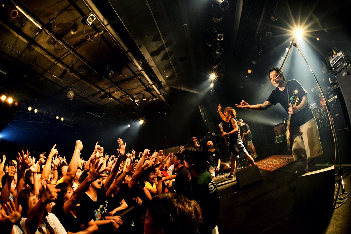 jungray's tweet photo. Ken Yokoyama  w/ ENTH
The Rags To Riches Tour VII
@名古屋DIAMOND HALL
Photo by Yasumasa Handa @H_and_A
#KenYokoyama #ENTH https://t.co/icYtHTk5zy