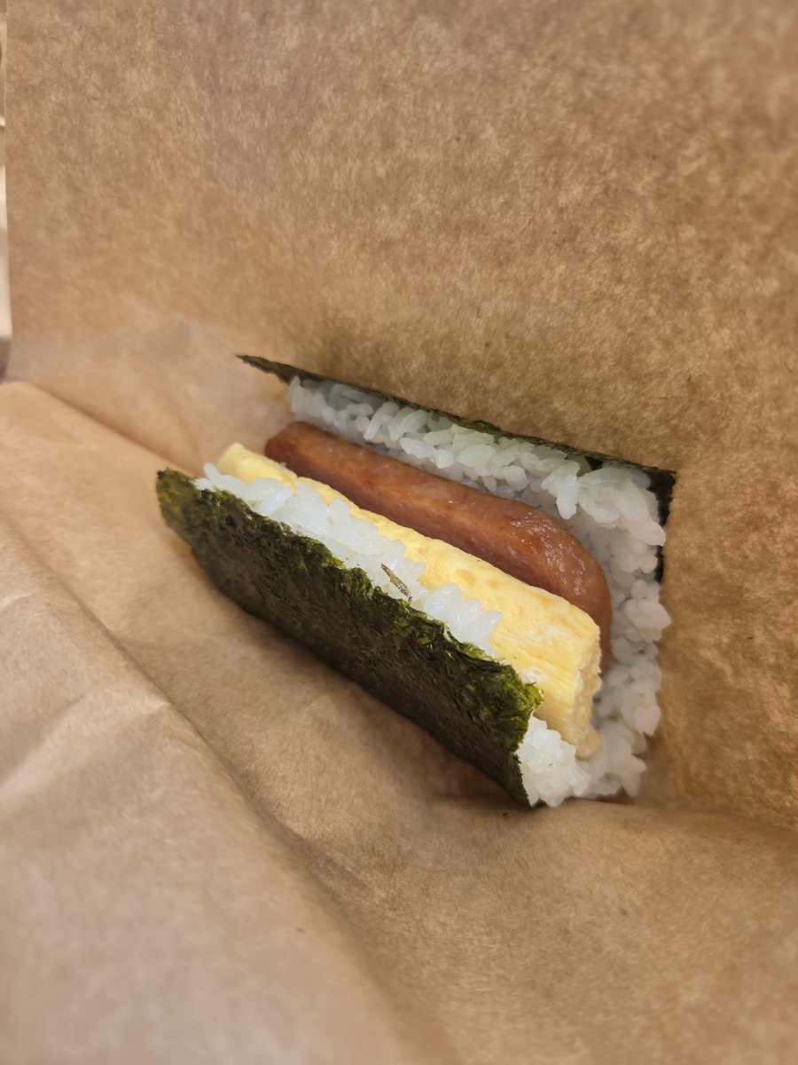 noueeskll1's tweet photo. 玉や
ポークたまごおにぎり
十食目
#石垣 https://t.co/UdjmO2FYu8