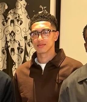 fawnjobe's tweet photo. jobe being a nerd just makes him that much hotter btw https://t.co/ghOGbbsoMQ