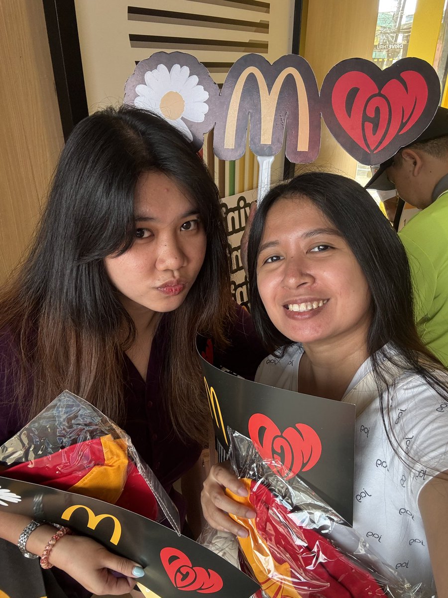 teuhijunkyu's tweet photo. arrived in Mcdo conepcion at 12:30pm and we got these slot numbers 😮‍💨 Buti umabot pa!!!! #Mcdo #GDragon https://t.co/6OTl7eMiCp
