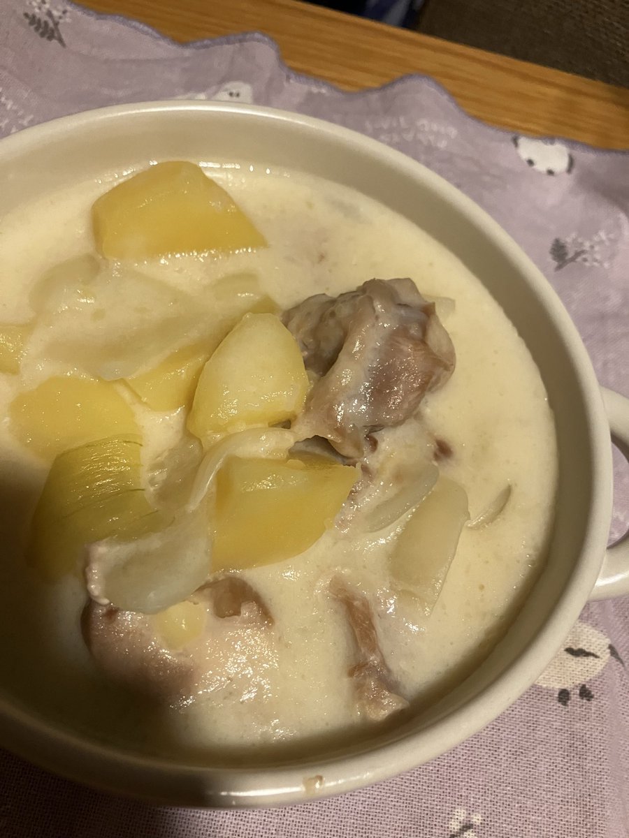 yukiayaka05's tweet photo. 最近ホットクックをいただいた(懸賞的なやつ)のですが、便利…料理は何が何でできてるかわかると楽しいよね。 https://t.co/xeavLovIP0