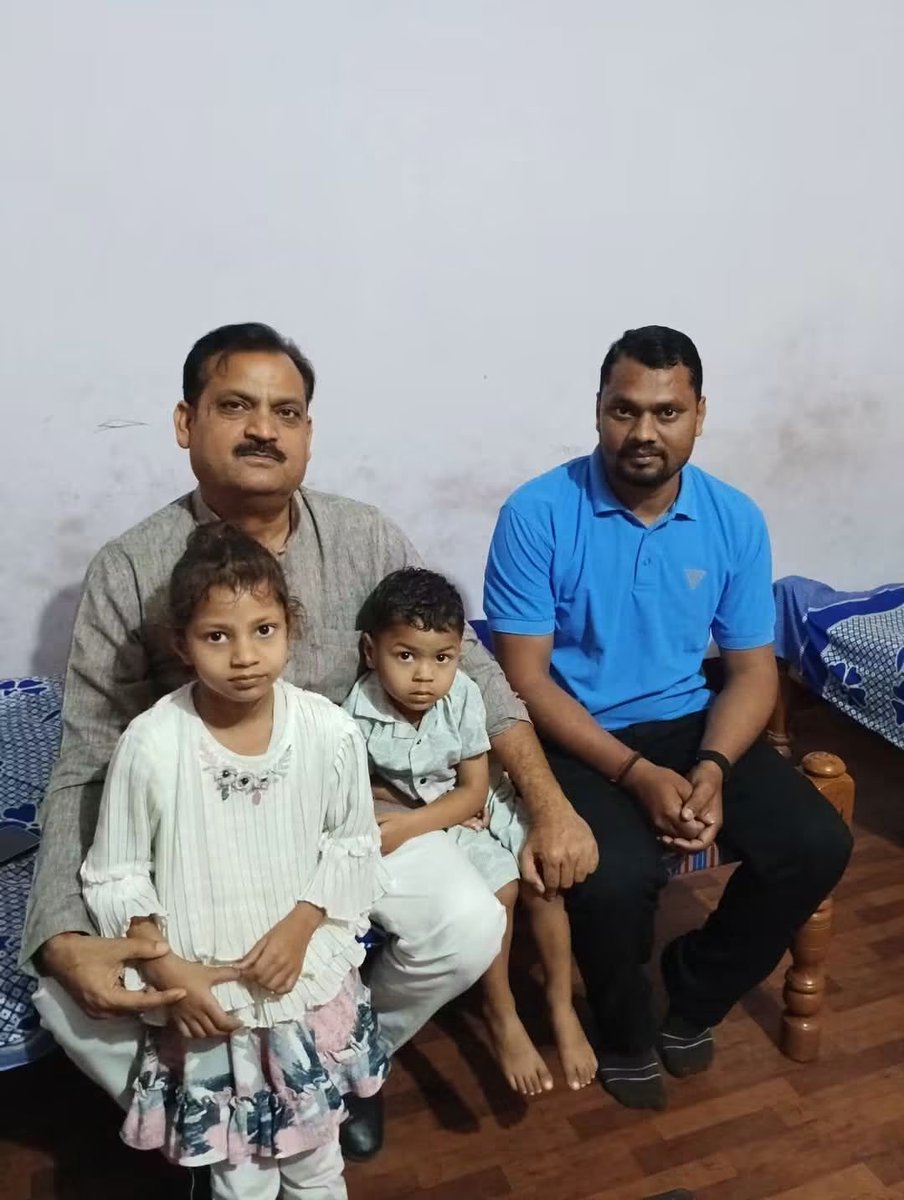 AmitMauryak13's tweet photo. हर दिल में अपनी सरलता और अपनापन बसाने वाले
आदरणीय चाचा श्री Raghvendra Pratap Singh Anoop Singh 💪 ❣️
@yadavakhilesh @samajwadiparty https://t.co/iiDq1eqAMb