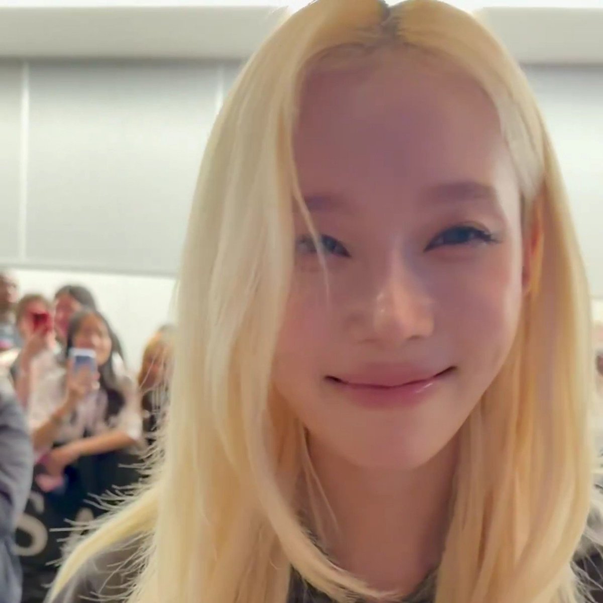ofleurq's tweet photo. she's so cutiful <3 https://t.co/6yGZtKtRKt