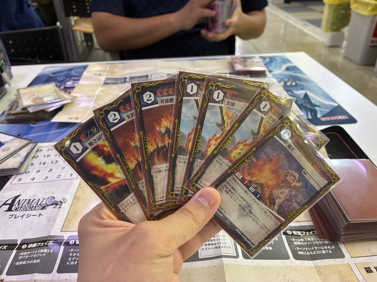 motibouya's tweet photo. 今日も今日とてアニマルカードゲーム。
基本構築済みからのチューニングでちょっと買い足して友人とひたすら遊んでた。
大会とかはまだちょっと理解足りないからもう少し友人戦積んでから！！ https://t.co/CohY5A1J5O