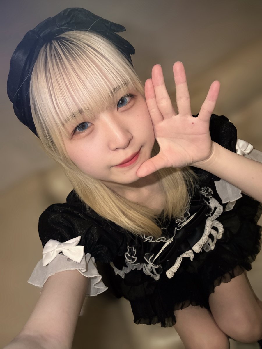 _u3mi_'s tweet photo. 一つになれないなら、
せめて二つだけでいよう

 #コンカフェ #ミナミ #コンカフェ営業 #大阪 #自撮り界隈 #いいね返し https://t.co/22319nLwe9