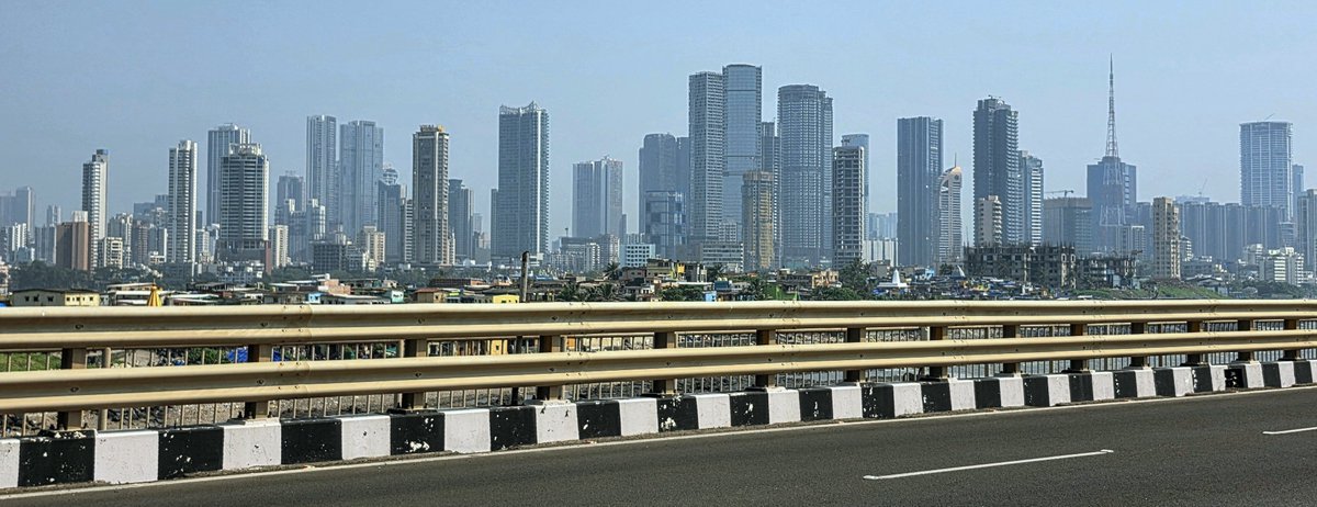 TheSanjivKapoor's tweet photo. The Bombay skyline is now in the league of Manhattan, Hong Kong, and Shanghai! https://t.co/DnDo5GDKnV