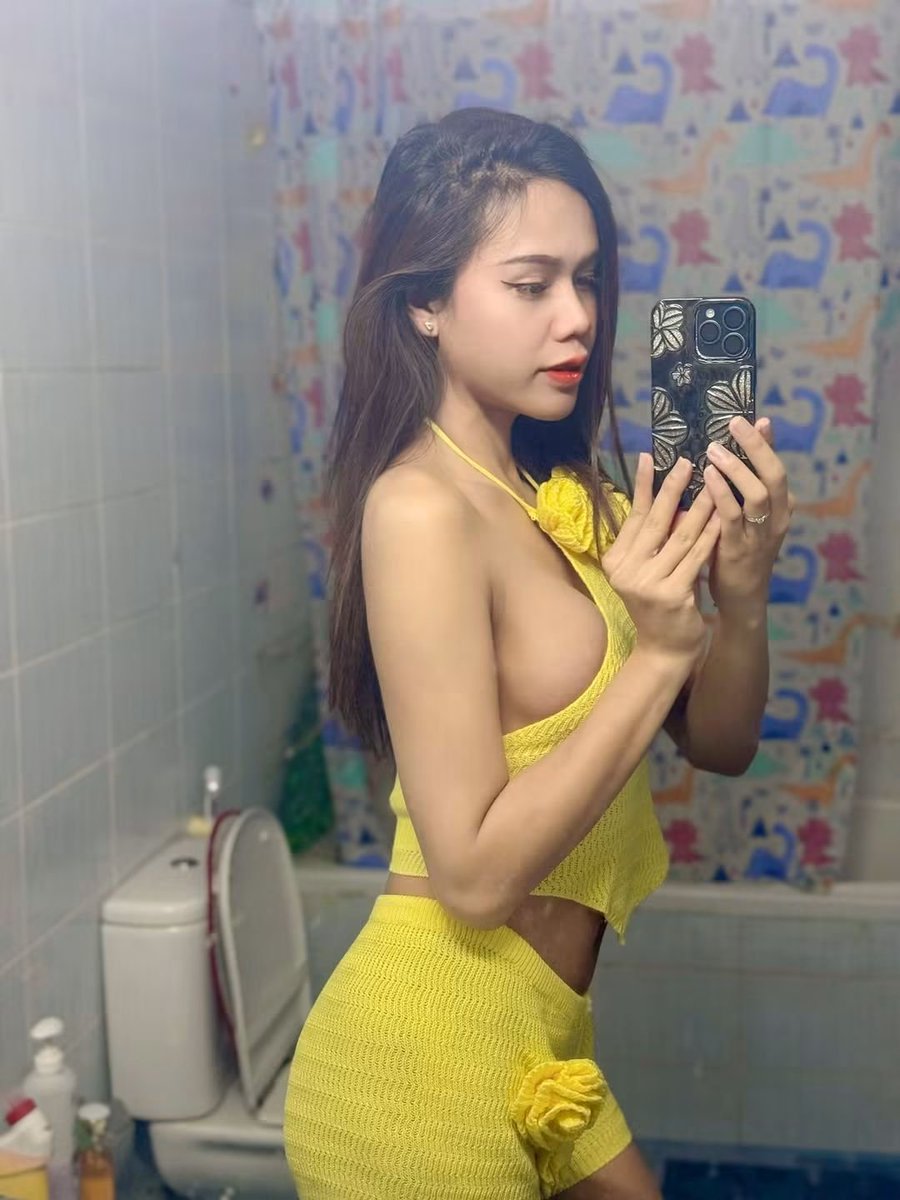 dzwza's tweet photo. #ladyboy_bahrain. #ladyboy_Juffair, #ladyboy_manam https://t.co/Gl2p9KaN3a