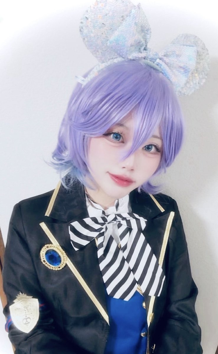 ameri_21_'s tweet photo. これは自宅でDハロ気分を味わっている私ですwwいつか行けたらいいな🥹
 #twst #Dハロ  #コスプレ https://t.co/X7tiiLKan1
