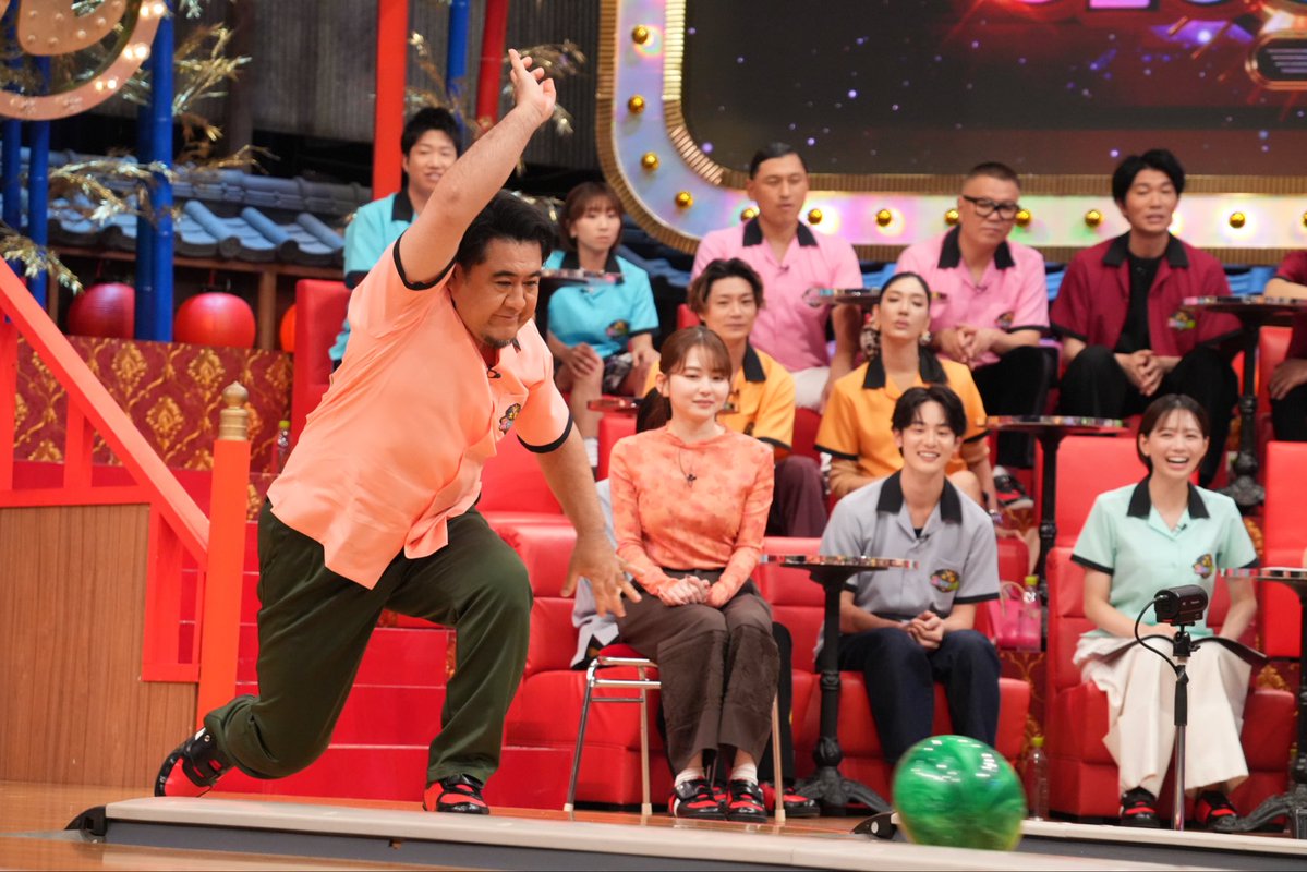 oizumi_bowling's tweet photo. ✩-------------✩--------------✩

本日10月4日(日)よる7時からは
スター激突💥#大泉ボウリング🎳

✩-------------✩--------------⭐︎

普段あまり見ることのできない
投球シーンをチラ見せ🫣③

#劇団ひとり
#高橋光臣
#小手伸也
#野村周平 https://t.co/gNi6Wr6Oha