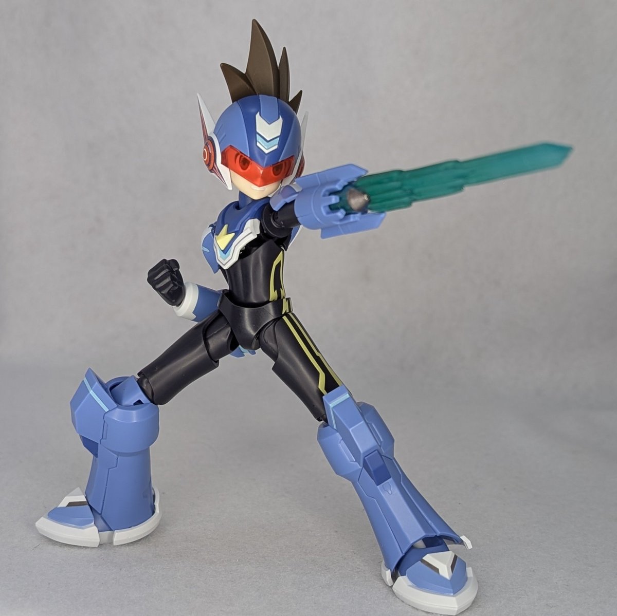 MacmanGX330's tweet photo. ブロッキーズ 流星のロックマン
クリアブルーをメタリックグリーンに塗装

ボディは流星3だがバスターは流星1,2というハイブリッド体

オプションセットでロクゼロ共々足りない武器を補完して欲しい
#Blokees
#流星のロックマン
#MegaManStarForce https://t.co/owVX9wmfuM