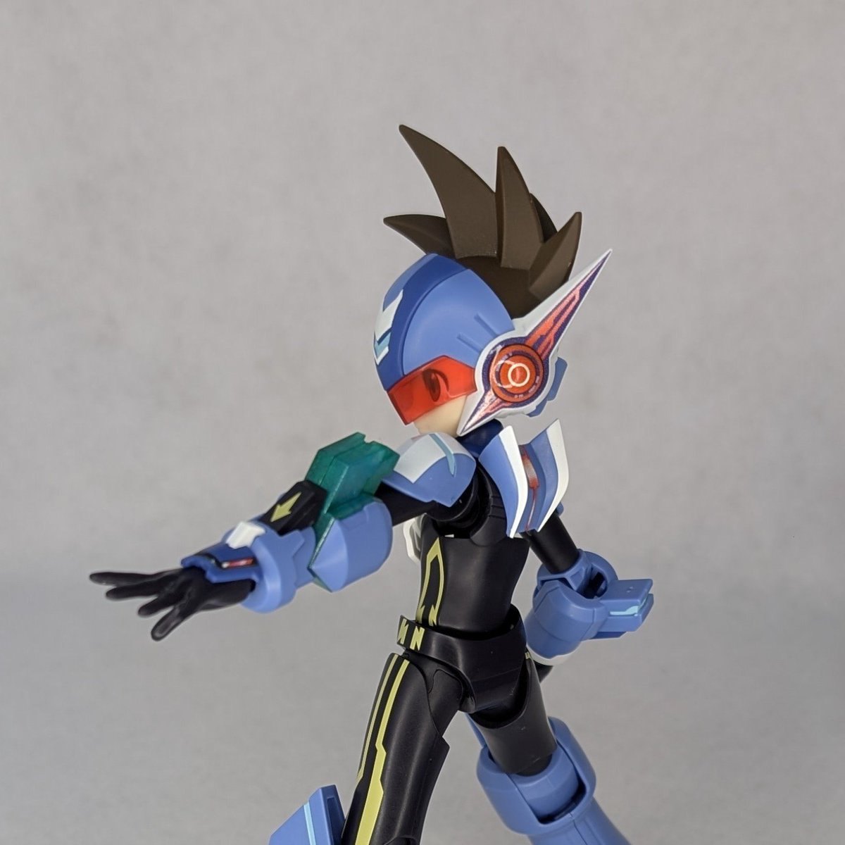 MacmanGX330's tweet photo. ブロッキーズ 流星のロックマン
クリアブルーをメタリックグリーンに塗装

ボディは流星3だがバスターは流星1,2というハイブリッド体

オプションセットでロクゼロ共々足りない武器を補完して欲しい
#Blokees
#流星のロックマン
#MegaManStarForce https://t.co/owVX9wmfuM