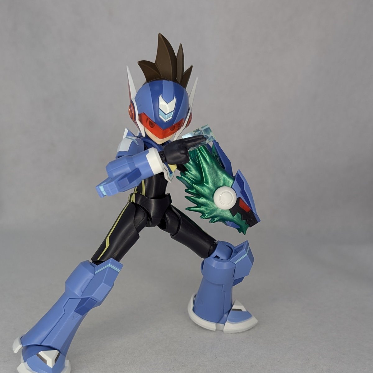 MacmanGX330's tweet photo. ブロッキーズ 流星のロックマン
クリアブルーをメタリックグリーンに塗装

ボディは流星3だがバスターは流星1,2というハイブリッド体

オプションセットでロクゼロ共々足りない武器を補完して欲しい
#Blokees
#流星のロックマン
#MegaManStarForce https://t.co/owVX9wmfuM