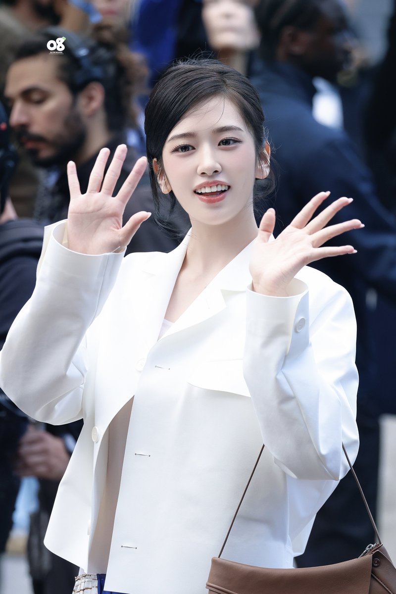 ANJIji_o8's tweet photo. 261004 (2)
👋🏻👋🏻

#YUJINxLacosteSS27
#ANYUJIN #LacosteSS27 https://t.co/XiJoZVAcU7
