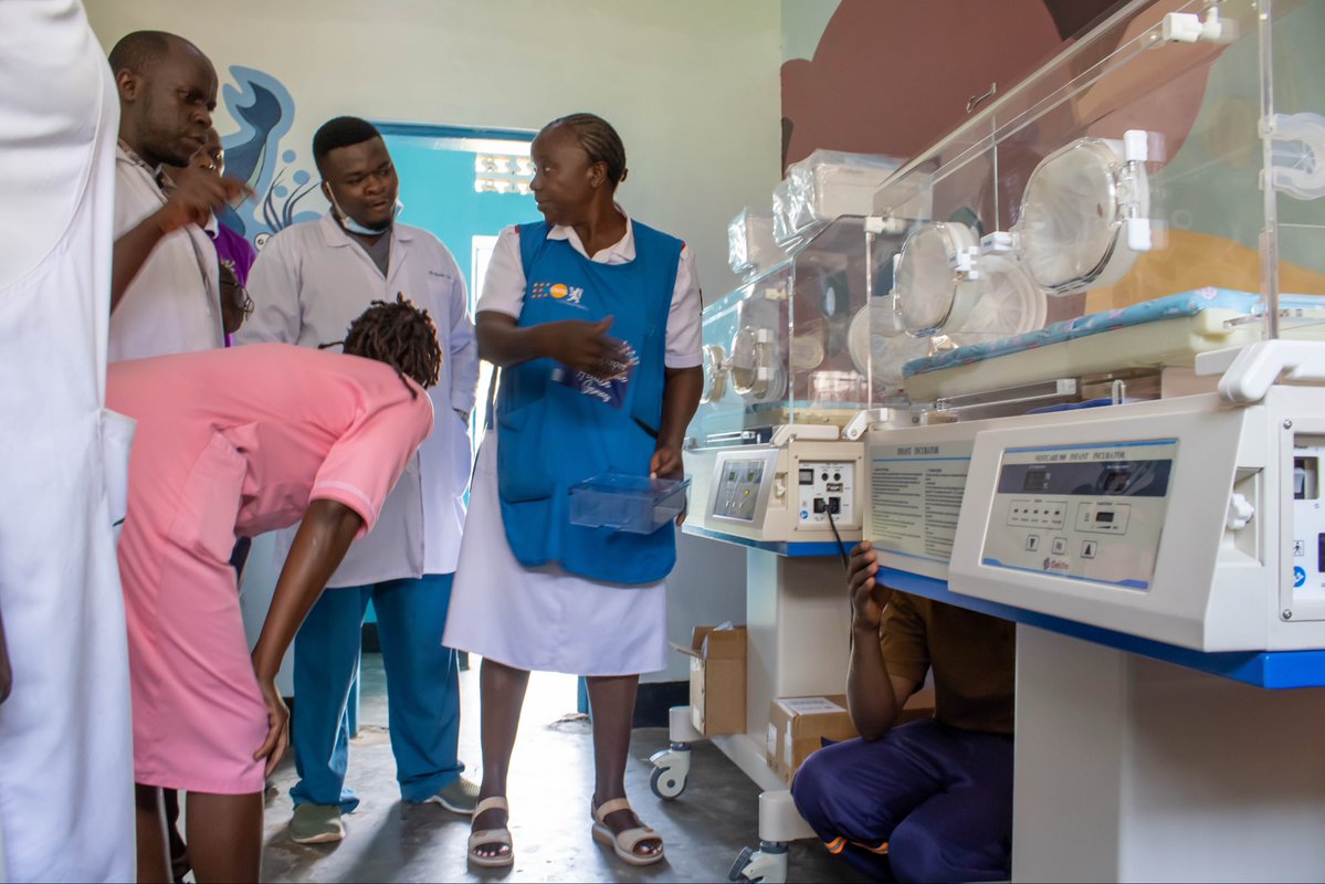 Bulamu_official's tweet photo. There’s more to new equipment than plugging it in. 👶🏾

As we get neonatal equipment into public health facilities, we’re training health workers hands-on too, so they can use these tools confidently in everyday newborn care.

#BulamuCares #BulamuHealthcare #NewbornHealth https://t.co/IKSTerNBmn