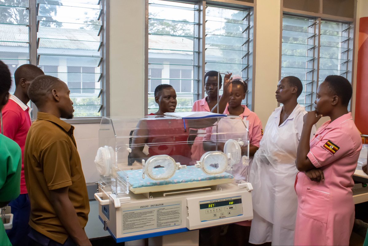 Bulamu_official's tweet photo. There’s more to new equipment than plugging it in. 👶🏾

As we get neonatal equipment into public health facilities, we’re training health workers hands-on too, so they can use these tools confidently in everyday newborn care.

#BulamuCares #BulamuHealthcare #NewbornHealth https://t.co/IKSTerNBmn