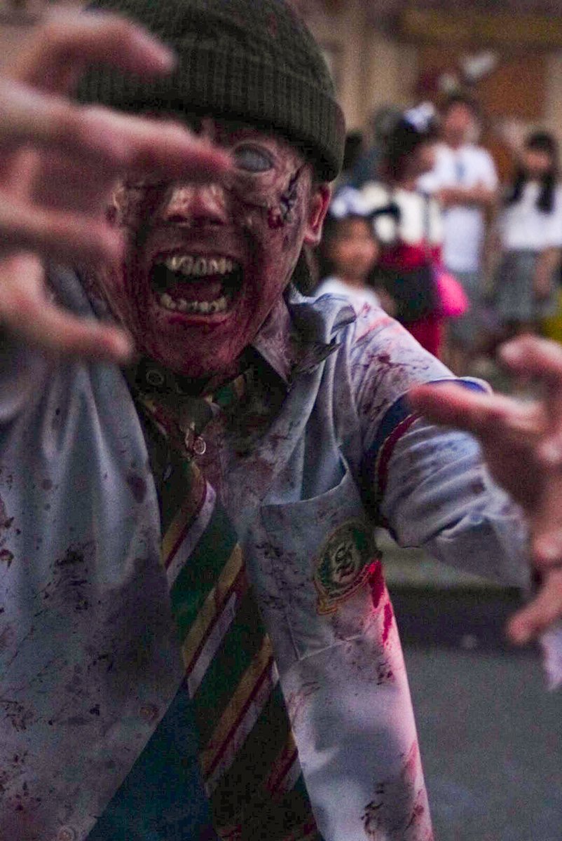 nanairo_Rio's tweet photo. 2026.9/13
ハロウィンホラーナイト ストリートゾンビ

生徒ゾンビ

しっかり襲われました🧟‍♀️

#ハロウィンホラーナイト2026 #HHN2026 #USJファン https://t.co/36pPiUNudw