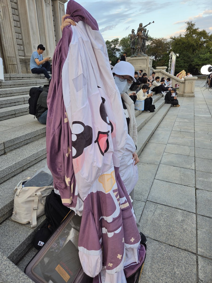 Mildooni's tweet photo. 퇴근! 다들 수고하셨슴다! https://t.co/Yr7fD8hAuI