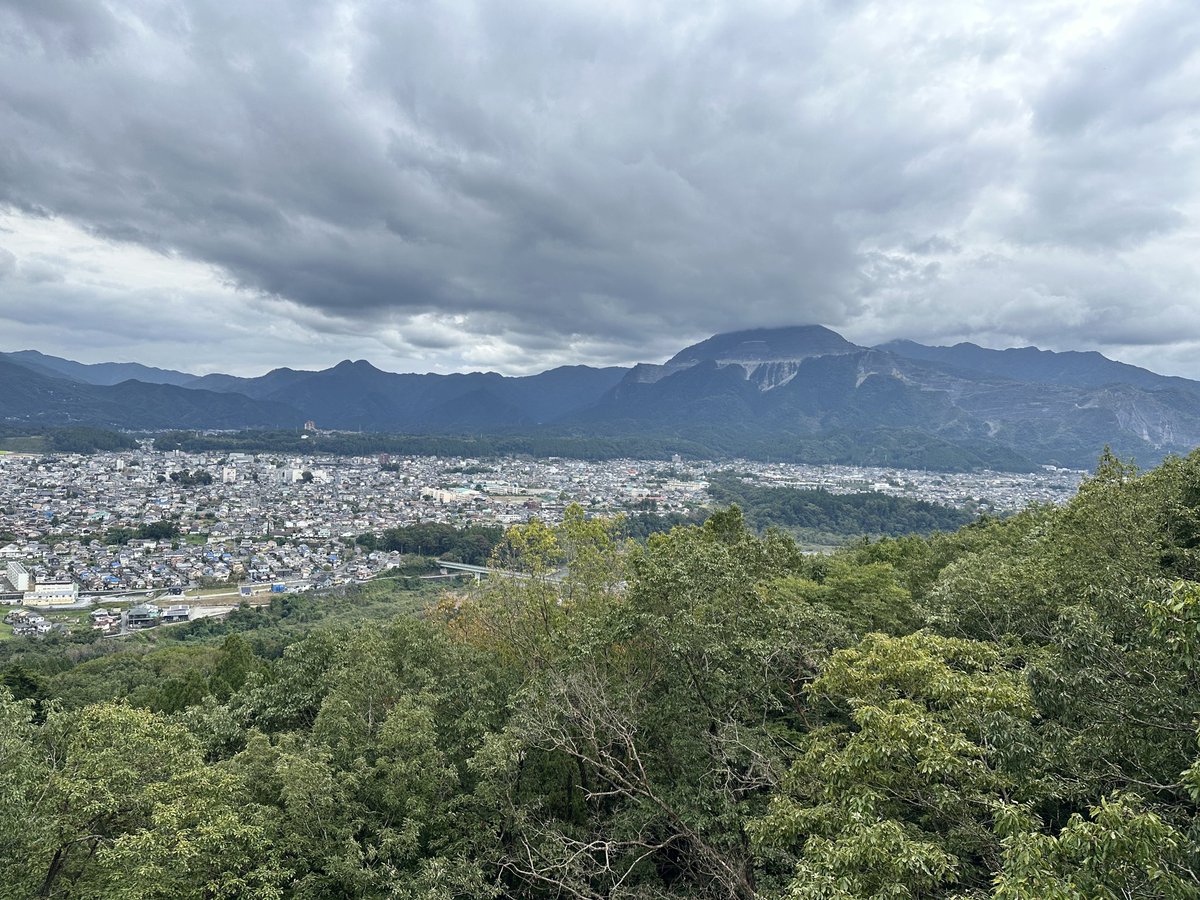 watakoopa's tweet photo. 皆様お久しぶりですー！
近くに走る知り合いもいないので、中々乗るのが遠のく中、タイヤ交換後の皮剥きソロツーしてきましたヾ(*´▽｀*)ﾉ

車も多くそんなに皮剥ける程、倒せなかったですが、音楽聴いてのんびりバイクに乗るのはいいもんです( *´艸｀)

オガワソフト濃厚🐮 https://t.co/uoMq85abdU