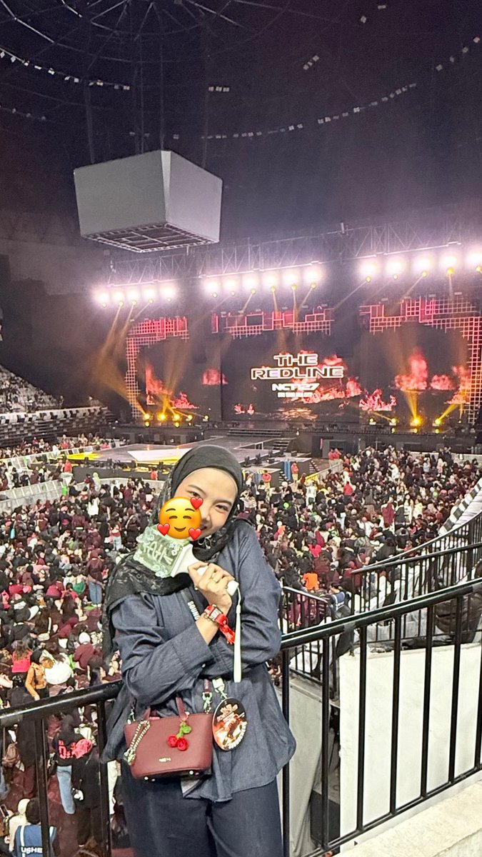 ramentoritantan's tweet photo. the redline in jakarta❤️‍🔥

sooooow hepiiii finallyyyyy bertemu jamal setelah 2 tahun😭 terakhir ketemu pas the unity HEEUUUUU KANGEN BANGET❤️

#theredlineinjakarta https://t.co/nCzJ50JEsN