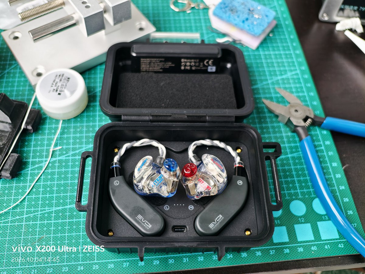 Hikari_mikachan's tweet photo. はんだの質が音質に影響を与える
#fitear
#moondrop https://t.co/FIQmVd1WcE