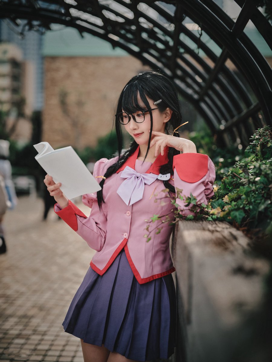 sirotan_0111's tweet photo. _

        何でもは知らないわよ
　　　知ってることだけ
_
 cosplay 物語シリーズ 羽川翼 https://t.co/PED9acbW1w