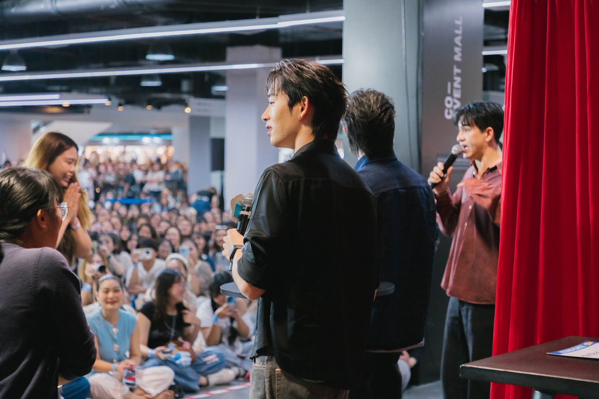 YouManiacSeries's tweet photo. บรรยากาศกิจกรรม You Maniac : BLIND DATE 💞 ขอบคุณทุกคนที่มาร่วมสนุกกันมากๆ เลยนะคับ #YouManiacSeriesEP6

“You Maniac เดี๋ยวจะรักซะให้บ้า” ❤️‍🔥
ทุกวันเสาร์ เวลา 20:30 น. ดูทีวี ช่อง GMM25
ดูย้อนหลัง แอป oneD ที่เดียว เวลา 21:30 น.

#GMMTV https://t.co/jMww66WmJR