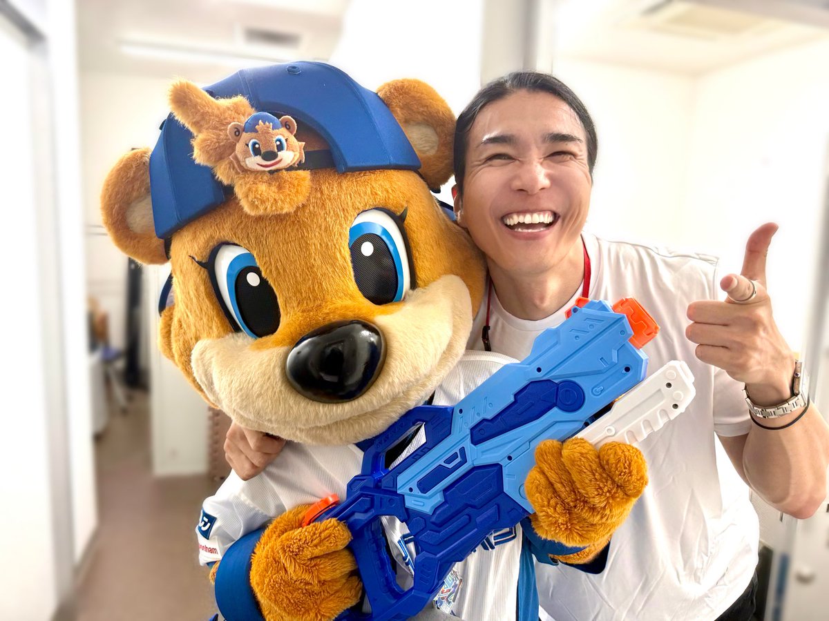 gen_nakano's tweet photo. 暑い日も寒い日も雨の日も
いつも鎌スタで元気を届けてくれたカビーのおかげ
良かったねカビー

いつもありがとう！
そしておめでとう！

あなたが日本一です🫶🫶🫶
#lovefighters https://t.co/wNZFpVHPFw