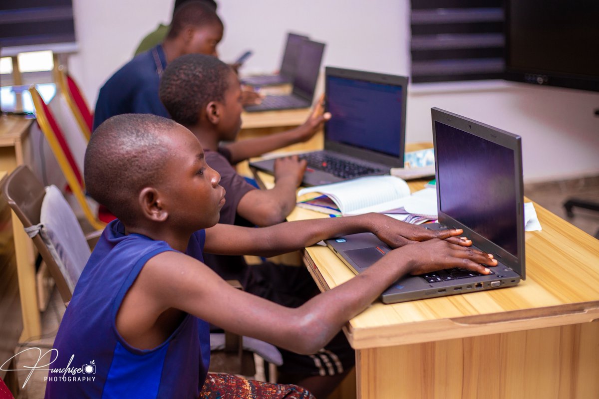 Princeponfa's tweet photo. Final week of the Java Summer Bootcamp @LangtangIHub.
Started at zero. They are learning to code, thinking in objects, and preparing for the 4IR from Langtang.
WeBuildSTEM Γ STEM Garage Africa Γ LIH.
The Future is Rural.
#LangtangInnovationHub
#WeBuildSTEM
#STEMGarageAfrica https://t.co/3KkS8q3e1h