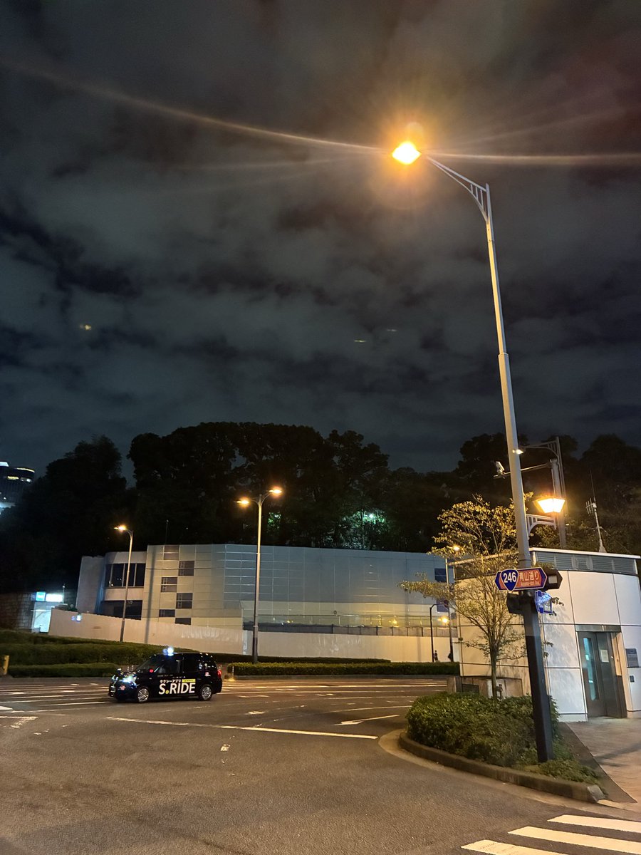 nishikenpf's tweet photo. 赤坂の風景、かなり変わったなぁ。 https://t.co/wR6IwiMsKH