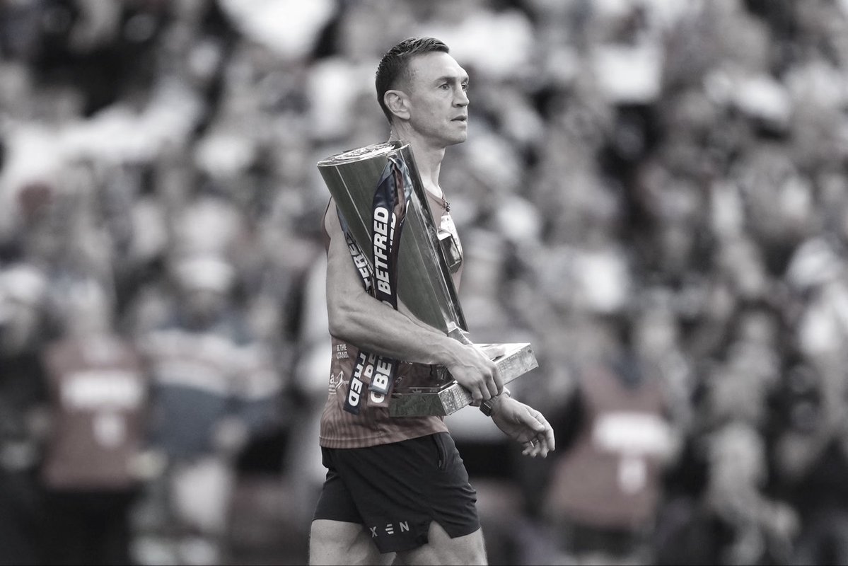 mrdanwalker's tweet photo. 7 runs. 7 days. Millions raised for charity and every step of the way he’s carrying a friendship, a promise and hope for families facing MND.

Watching Super Kevin Sinfield go again and again this week has been amazing.

His friendship with Rob Burrow has moved so many of us and through these extraordinary challenges he reminds us about what it means to keep turning up.

If you can, please donate. Every pound makes a difference https://t.co/u4gFtYeETf