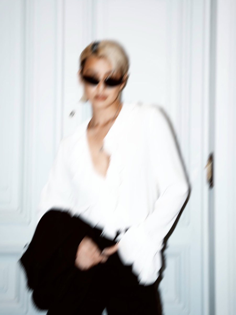 sheeshtti's tweet photo. Fave! 🤯✨

#MichelleDee
#MMD
#PFWSS27 https://t.co/S7A128FG6B