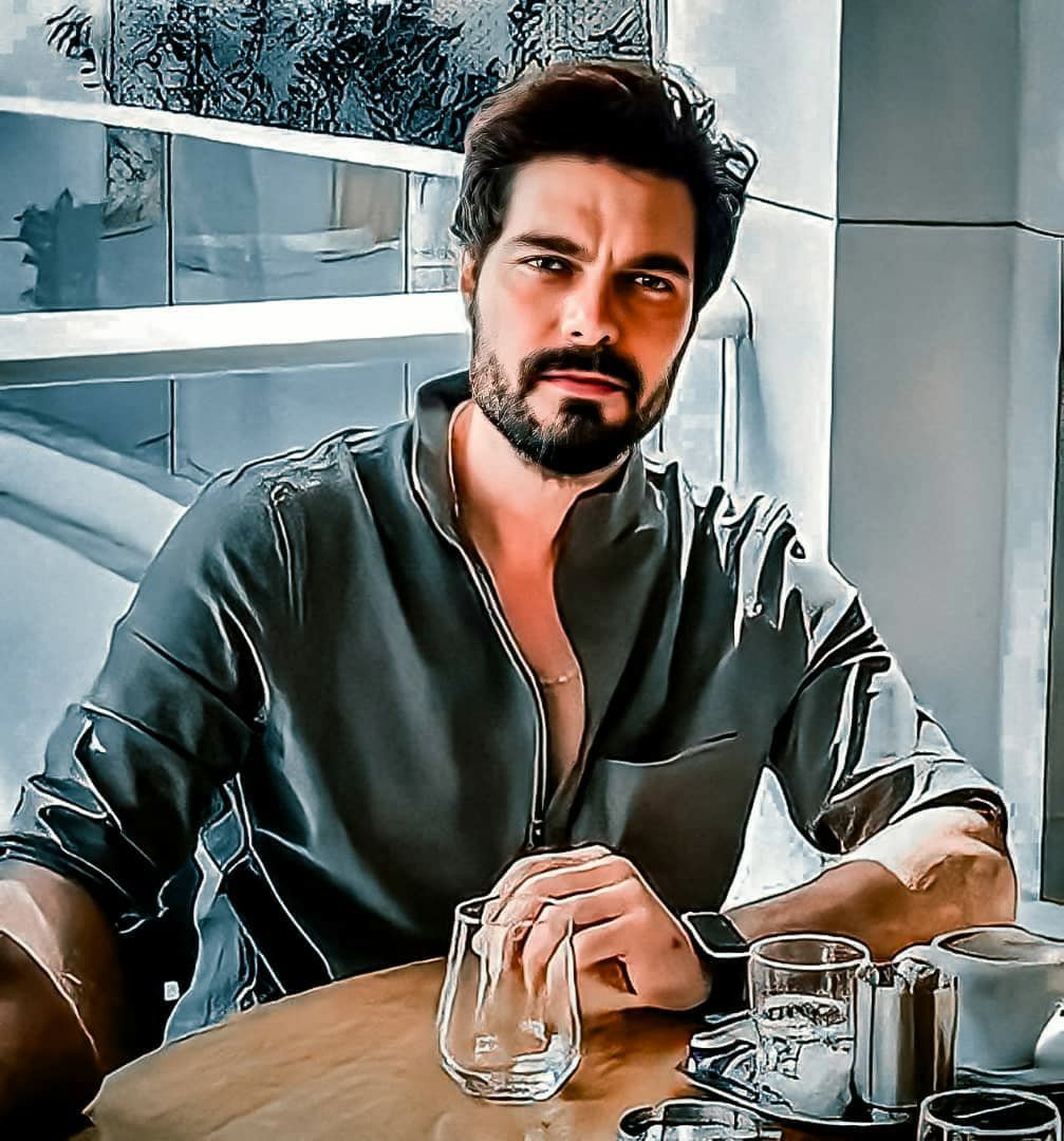 HalilRiha20815's tweet photo. #NETIZENSCHOICE 
#HalilİbrahimCeyhan for Most Handsome Man Alive 2026
#MHMA2026 
#MHMA2026HalilİbrahimCeyhan 
@thenreport https://t.co/JDy1ThzXju