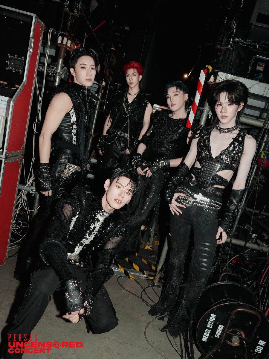 perses_official's tweet photo. PERSES’ Look at #PERSES_UNCENSOREDConcert
@kritxxn @naranvik @jungwboo_ @whoispluggy @palmww06 

#PERSES_UNCENSORED
#PERSES #PERSES_TH
#GNEST https://t.co/Q0de1qwOqd