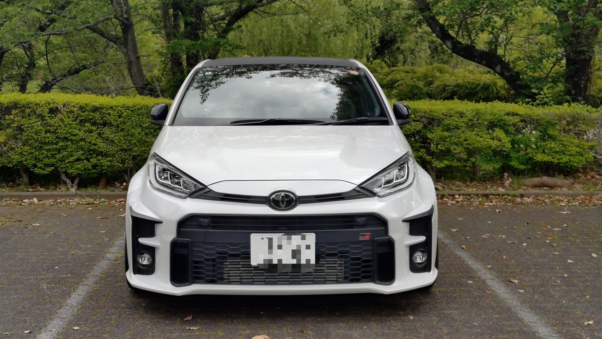 grhisahisa's tweet photo. こういう車に乗ってる人は
わかると思うんだけど
普通に走ってる限りは
コーナーで減速する必要ないんだよね

それが分からない人は
こっちがノーブレーキで入ったら
自分も行けると思って
こういう事になるんだよね... https://t.co/xqEBCI3czv