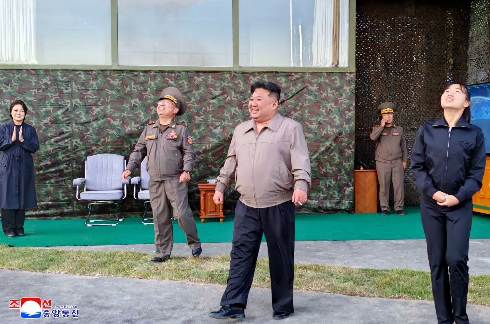 juche0071 tweet picture