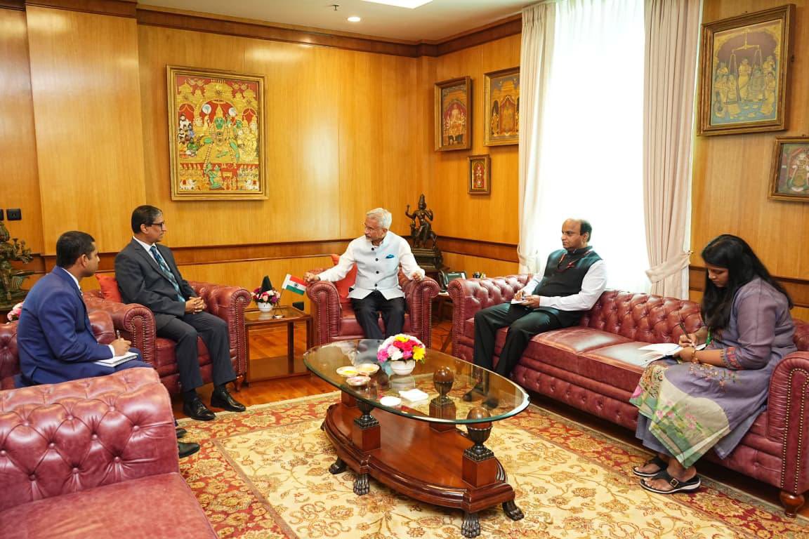 hamidullah_riaz's tweet photo. During the eighteen months' stint in #India as 🇧🇩 Envoy, tried to quietly steady and advance 🇧🇩🇮🇳 relations premised on mutual trust - dignity - shared benefits, to endure for a long haul, in 'shared interests'.
Not walking conventional paths of #diplomacy, trying to touch the chords with #people.

#Bangladesh @bdhc_delhi