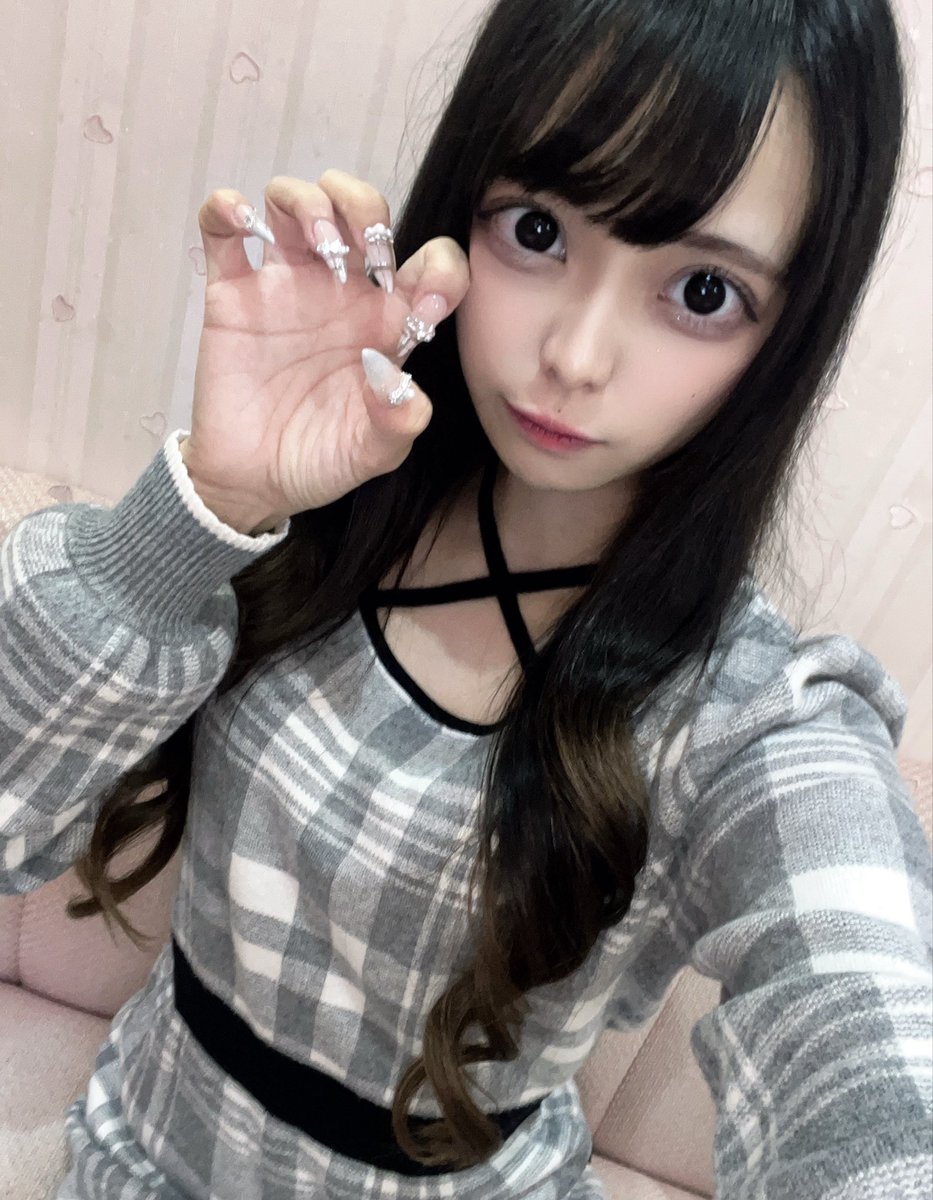 chiu6z2's tweet photo. デート服イベント（՞>⩊<՞）
NEWネイルみにきてほしいな🥺

19:00-23:00❕

 #コンカフェ  #コンカフェ嬢  #自撮り界隈  #歌舞伎町  #秋ネイル https://t.co/iRfHDhYGIU