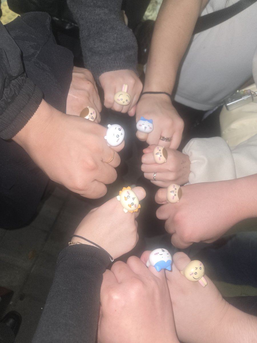 iee2v1231's tweet photo. 어제도 단골손님들이랑 근처 쿠지샵 사장님이랑 다같이 냠냠...!!
새벽 2시 귀가엔딩 https://t.co/kIC5zjFGZL