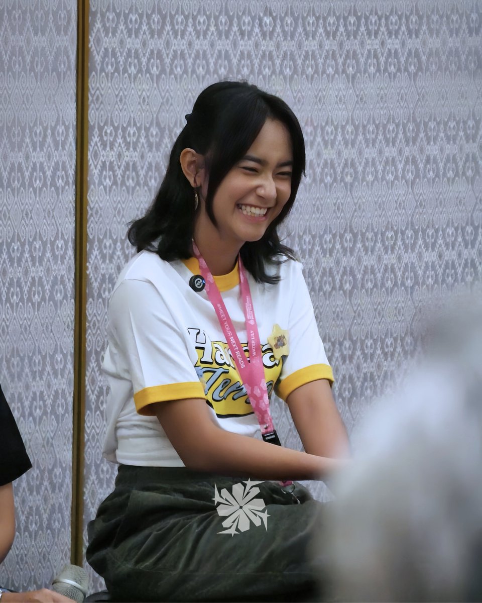 FreyanationID's tweet photo. lucu bgt @Freya_JKT48 🤏

041026 - From Book to Screen: Harga Teman, IIBF 2026 https://t.co/GjFs8F4od9