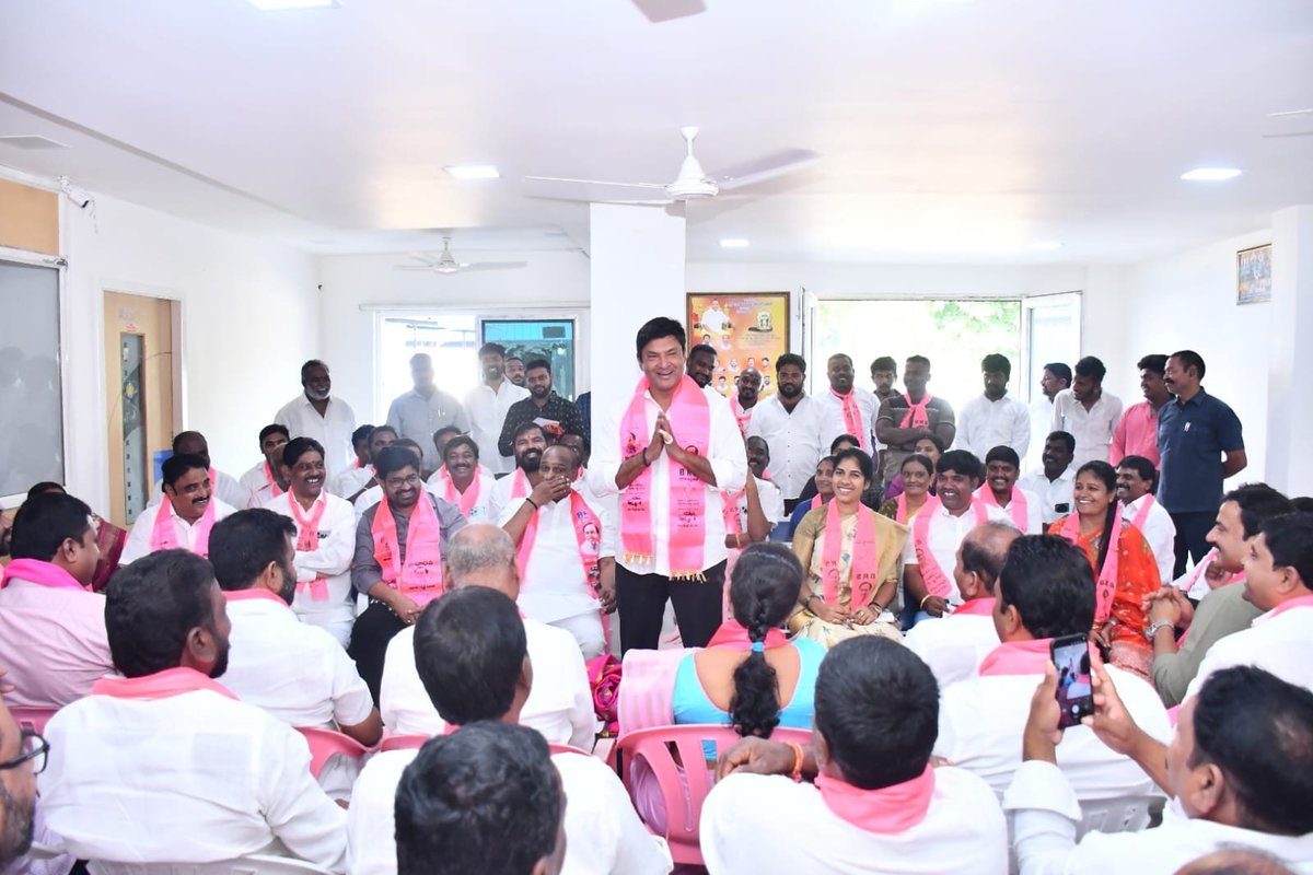 chmallareddyMLA's tweet photo. ఈ కార్యక్రమంలో @MarriRajasekar, రాకేష్,ప్రజాప్రతినిధుల, నాయకులు,తదితరులు పాల్గొన్నారు. https://t.co/q23xMkmdND