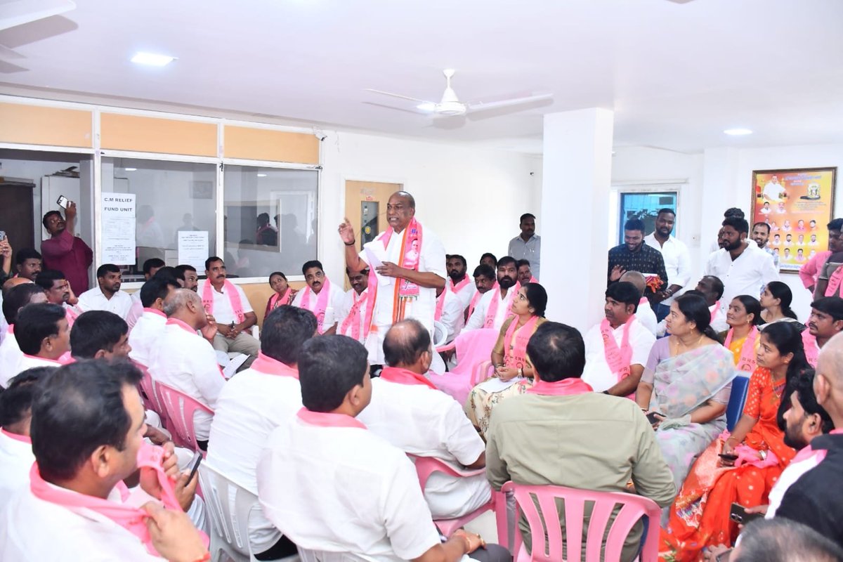 chmallareddyMLA's tweet photo. ఈ కార్యక్రమంలో @MarriRajasekar, రాకేష్,ప్రజాప్రతినిధుల, నాయకులు,తదితరులు పాల్గొన్నారు. https://t.co/q23xMkmdND