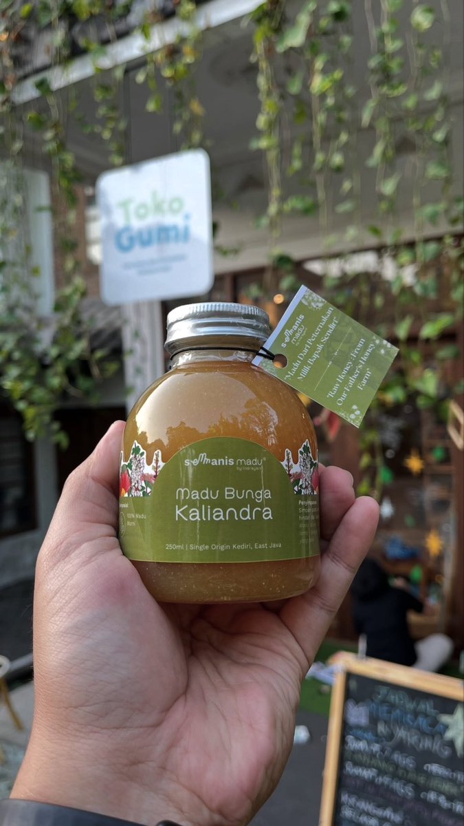 ruparipi_'s tweet photo. The real madu murni 🍯 

Madu full nektar bunga tanpa campuran dan tidak diberi pakan gula. https://t.co/yFPGNPuAQv