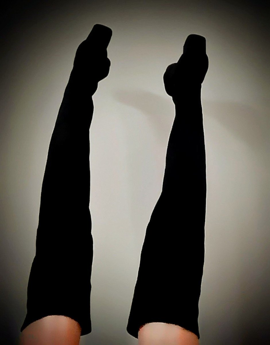 PreciousXX_VIP's tweet photo. You can tell from my pictures that knee-high boots are my absolute favorite thing to wear... 😉 I do almost everything in them, even walking around complying naked-which is far more than I'd ever show on this public feed.

But... https://t.co/7FpzBNEJ5Q