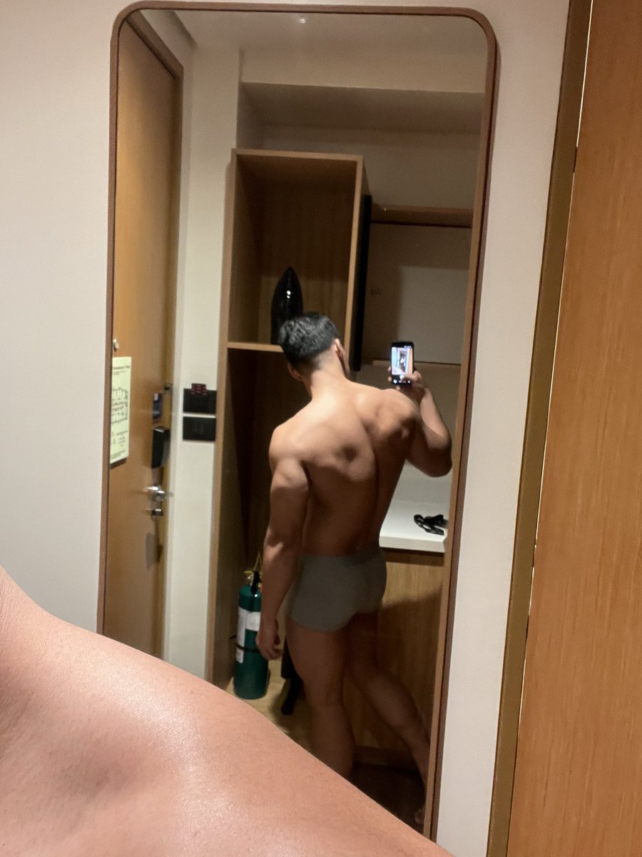 Bruceewayne887's tweet photo. Sleep - deprived
Schedule - full
Physique - LACKING

LIFE SUCKS DAWG https://t.co/zfHJIWPoOj