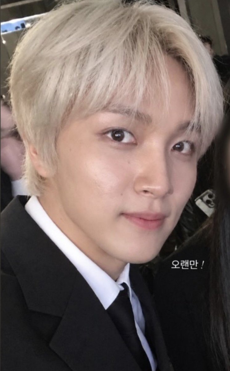 afeyeay's tweet photo. Mantep banget emang haechan blonde https://t.co/qLvoSK56cE